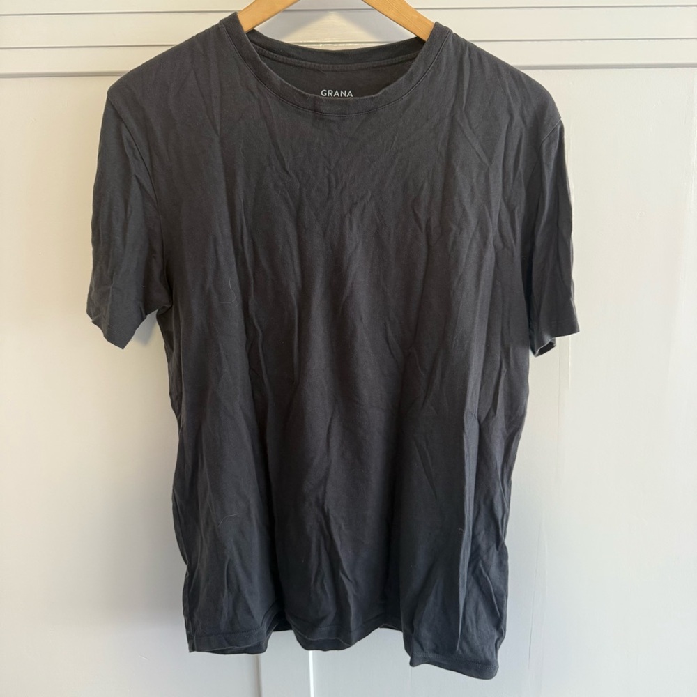 Grana Men's Charcoal Short Sleeve Tee